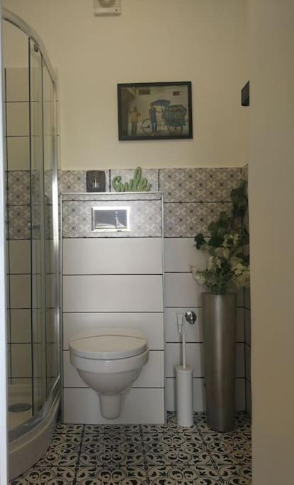 Casa Mini 5 Villa Pecs Bagian luar foto
